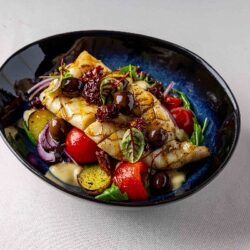 Салат с кальмаром-гриль 200 г